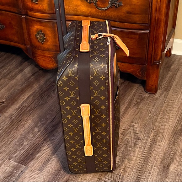 Authentic Louis Vuitton Pegase 60 Carry-On - Picture 1 of 15